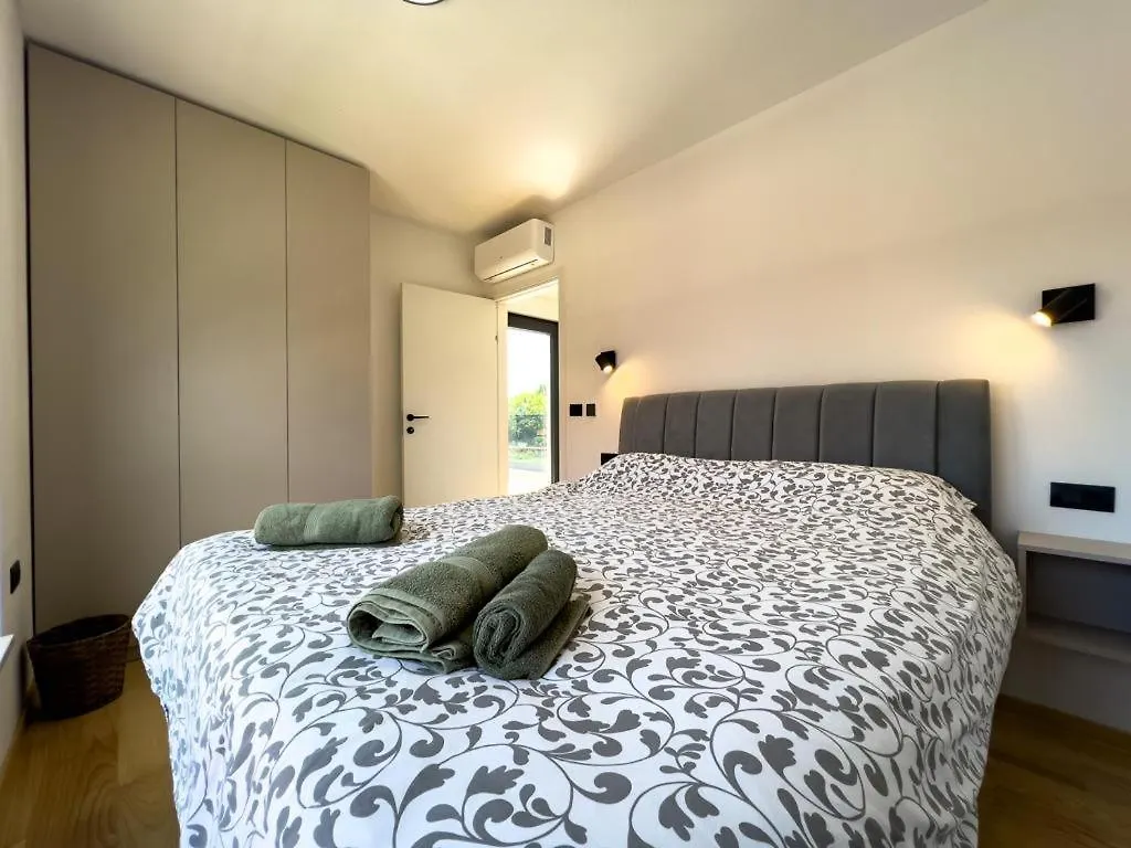 Villa Azra & Tony Liznjan